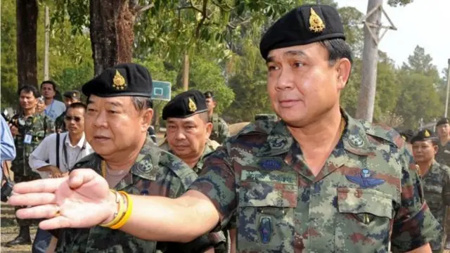 ชุดทหาร