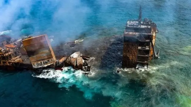 கப்பல் விபத்து