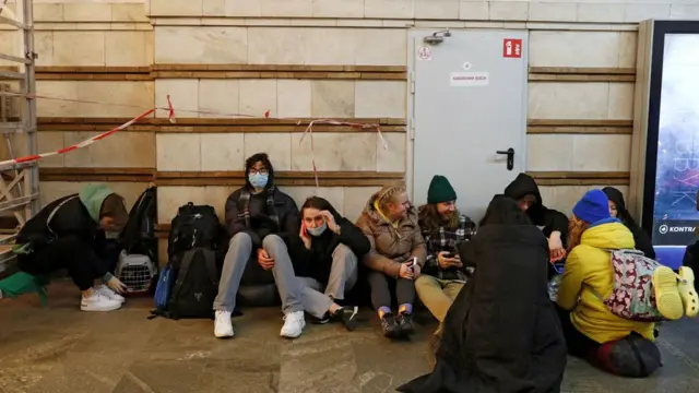 Moradores da capital Kiev se refugiamjogo da blaze doubleuma estaçãojogo da blaze doublemetrô transformadajogo da blaze doubleabrigo subterrâneo durante o conflito