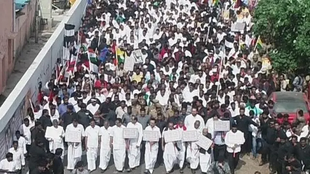 ''இது பேரணி அல்ல; போர் அணி''