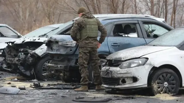 Белгородда шикастланган автомобиллар.