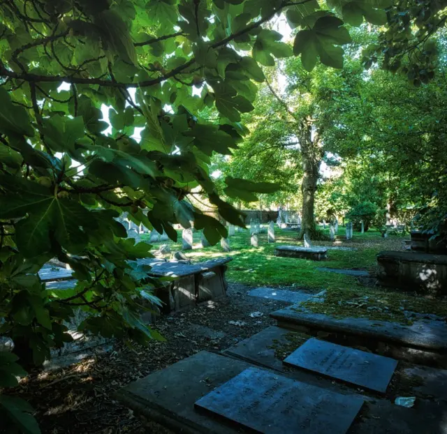 Кладбище на Олдерни-роуд