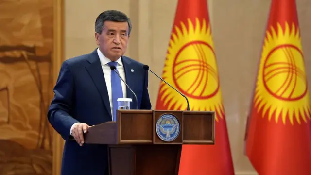 61 жаштагы Сооронбай Жээнбеков мындан толук үч жыл мурун президенттик кызматка келген эле.