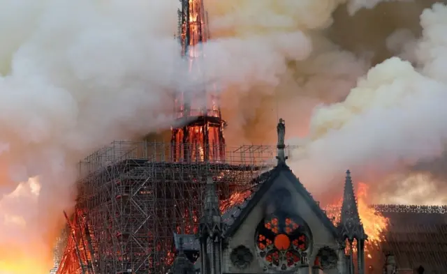 Scene of blaze in Paris