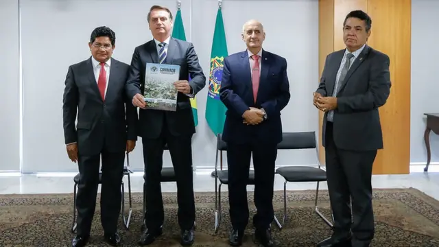 Da esquerda para a direita: pastor Gilmar Santos, presidente Jair Bolsonaro, general Luiz Eduardo Ramos e pastor Arilton Mouraslot of bingoreunião