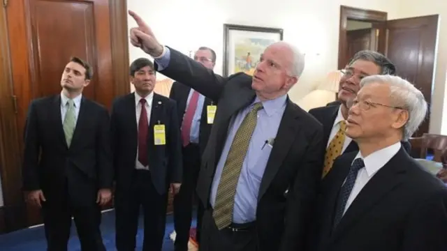 John McCain và TBT Nguyễn Phú Trọng 2015
