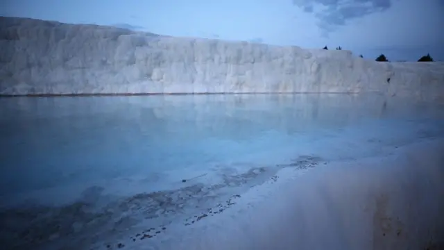 棉花堡白色岩石温泉