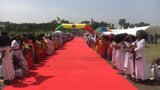 ህዝቢ ኣጋይሹ ንምቕባል ኣብ ምጽባይ