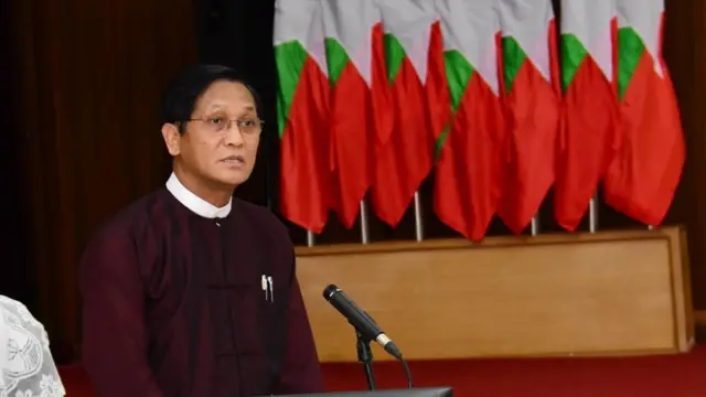 ဧပြီ ၇ ရက်နေ့က ဝန်ကြီးဌာနအစည်းအဝေးတစ်ခုမှာတွေ့ရတဲ့ ဒုသမ္မတ ဦးဟင်နရီဗန်ထီးယူ