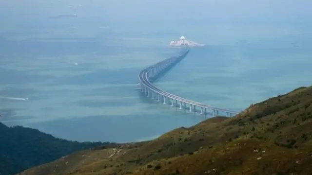 வெள்ளை யானை