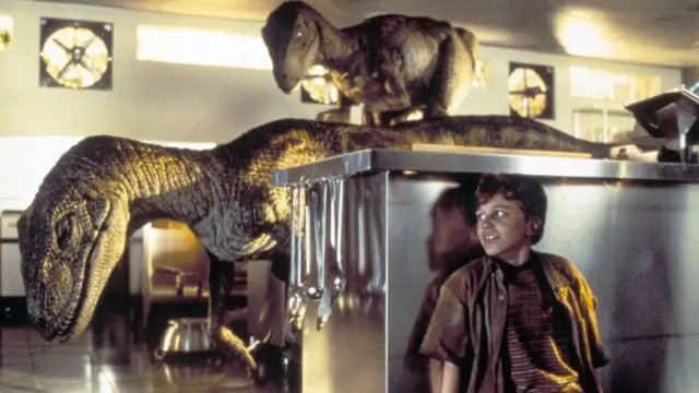 Kao i Ajkula, i Park iz doba jure gradi napetost sve dok ne eksplodira u spektakularnoj završnoj sekvenci