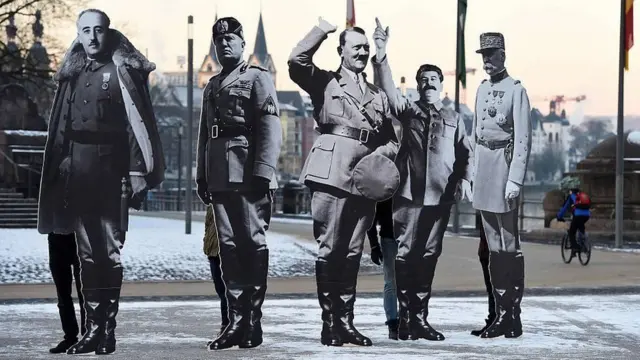 Adolph Hitler hagati