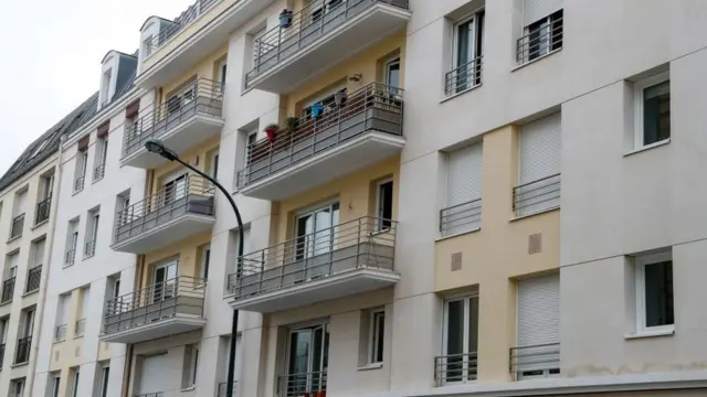 Ishusho rusange yerekana inzu ya ‘apartement’ Bwana Kabuga yafatiwemo uyu munsi ku wa gatandatu