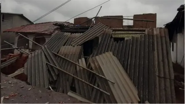 कोकणात वादळामुळे नुकसान