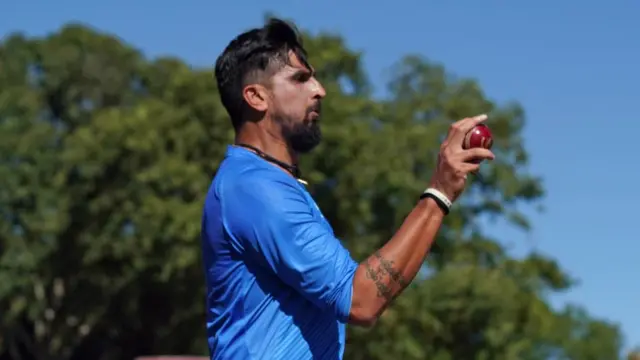 गेंदबाज