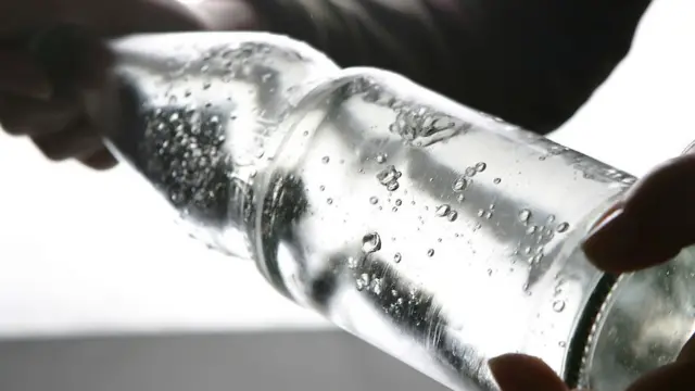 газована вода