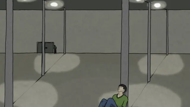 Joven vietnamita en un almacén.