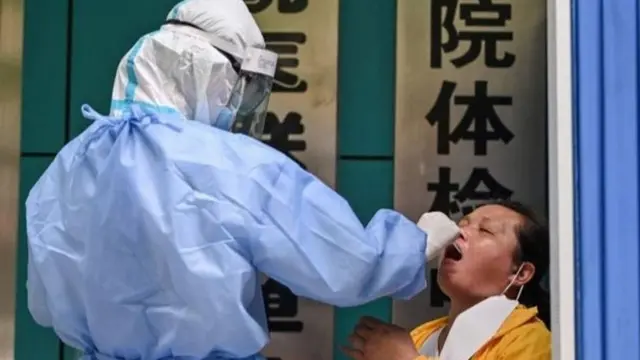 চীনে একজনের সংক্রমণ পরীক্ষা করা হচ্ছে