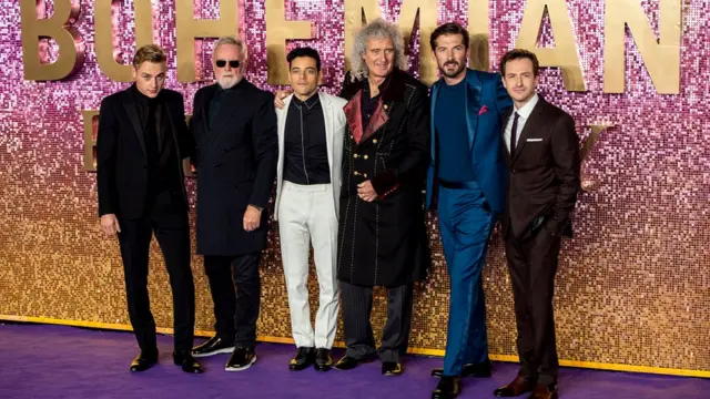 На премьере фильма в Лондоне (слева направо): Бен Харди, Роджер Тейлор, Рами Малек, Брайан Мэй, Гвилим Ли и Джо Маццелло