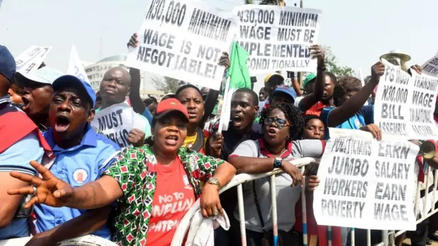 Awọn oluwọde nipa ẹkunwo oṣu