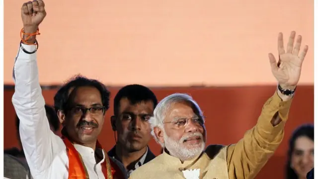 ઉદ્ધવ ઠાકરે સાથે નરેન્દ્ર મોદી