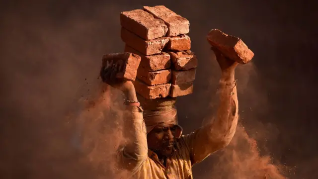 પ્રતીકાત્મક તસવીર