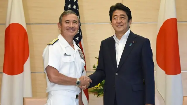Đô đốc Harry Harris tiếp kiến Thủ tuớng Nhật Shinzo Abe tại Tokyo ngày 26/7/2016