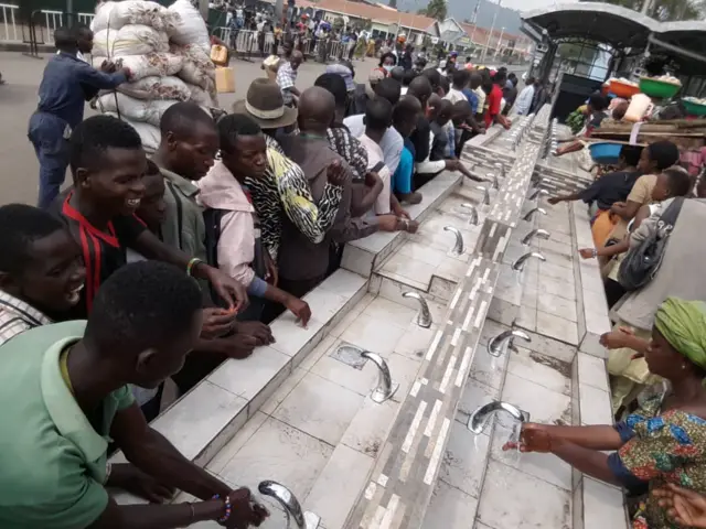 Batinya Ebola ariko batinya cyane kwicwa n'inzara mu gihe batagiye gushakisha ibibatunga