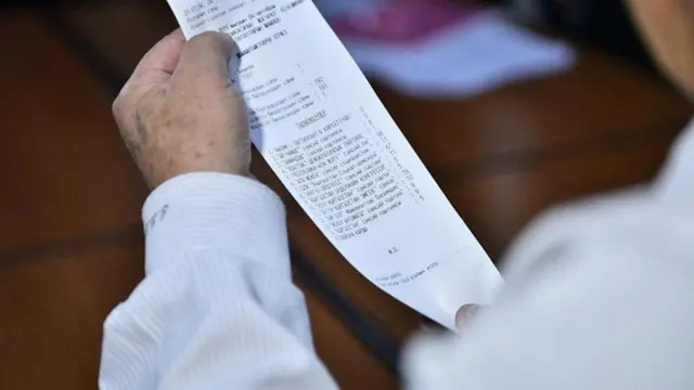 Кыргызстанда президенттик шайлоо 15-октябрда өтөт