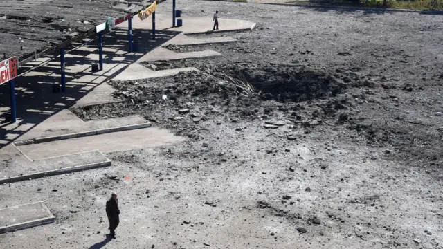 Воронка у Макіївці у вересні 2014 року