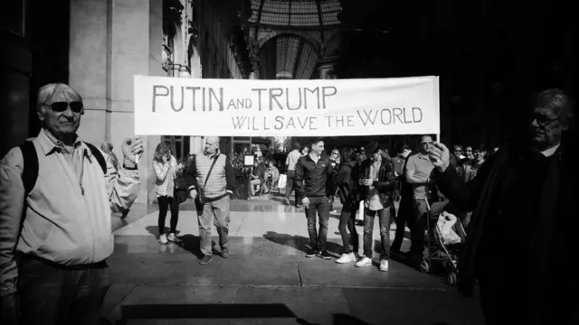 Putin ve Trump pankartı