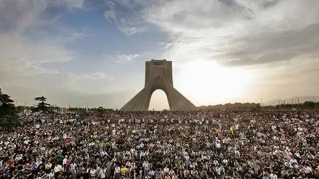 اعتراض‌ها به اعلام پیروزی محمود احمدی نژاد که به تولد جنبش سبز منجر شد به طور جسته و گریخته تا زمستان ۱۳۸۸ ادامه یافت