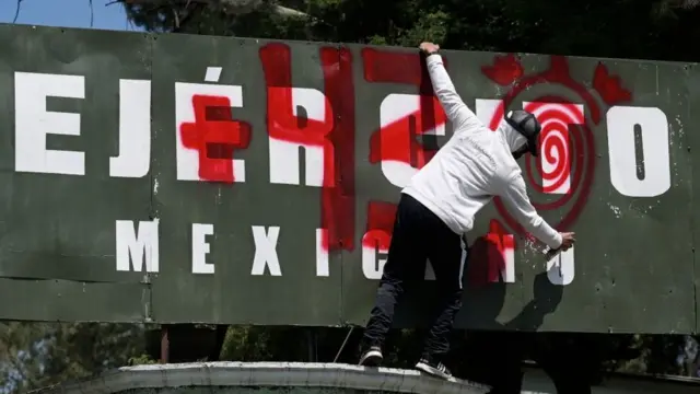 Una pinta sobre el caso Ayotzinapa