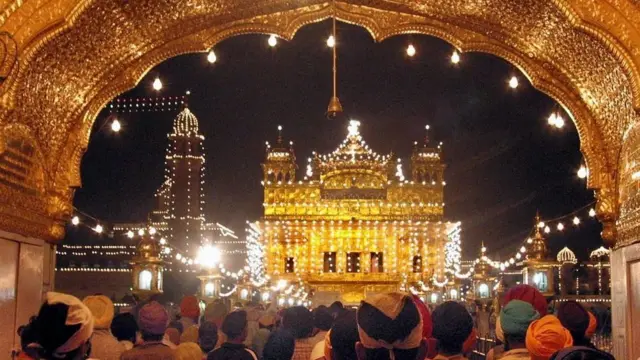 શીખોમાં કહેવાય છે 'દાલ-રોટી ઘર કી, દિવાલી અમરતસર દી'