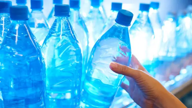 Agua embotellada