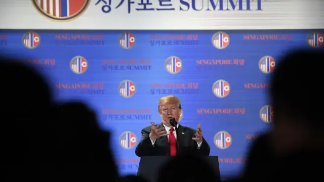 Donald Trump, Kim ile görüşmesi sonrası düzenlediği basın toplantısında