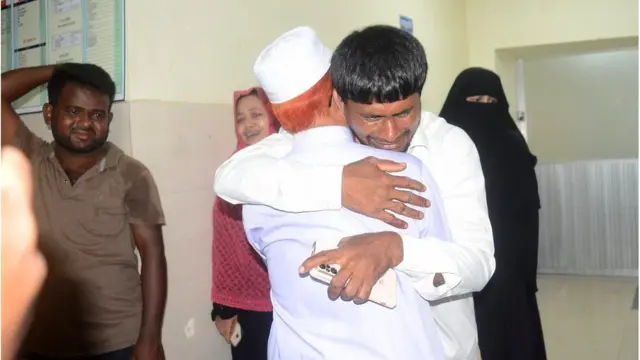 হাসপাতালে আহত-নিহতদের স্বজনরা কান্নায় ভেঙ্গে পড়েন