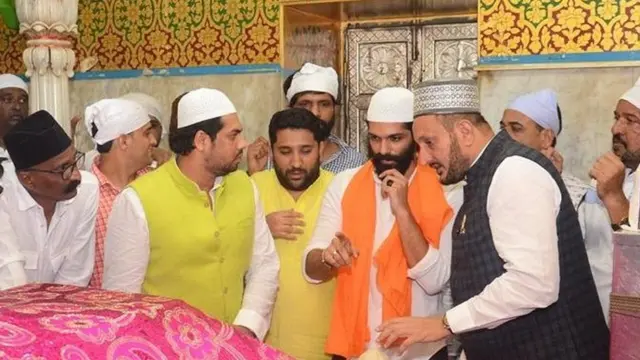 કાર્યકરો સાથે અમિત