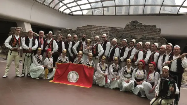 Ansambl Šote na okupu