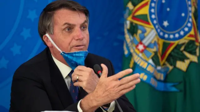 Presidente Jair Bolsonaro durante entrevista coletiva