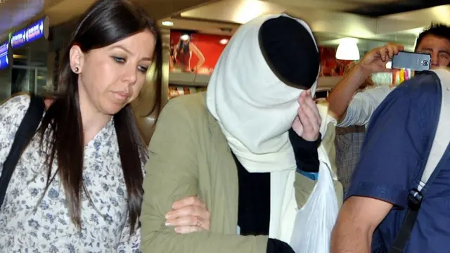 Варвару Караулову депортируют из Турции