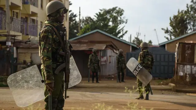 Anti-Riot Police dey ready to stop the protest