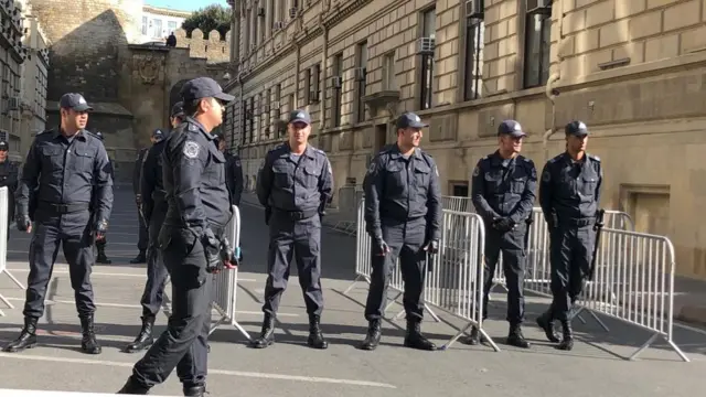 Piketin keçiriləcəyi ərazi- BŞİH-in inzibati binası ilə Azərbaycan Dövlət İqtisad Universiteti arası