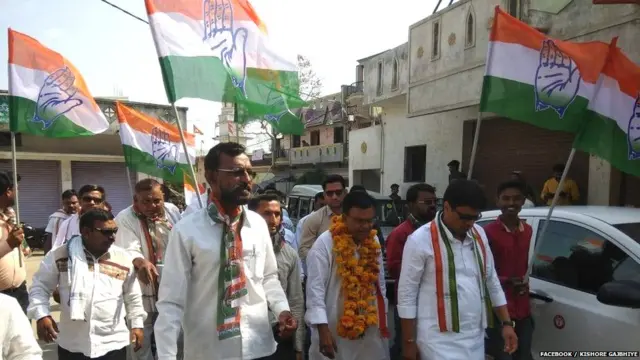 किशोर गजभिये प्रचारादरम्यान.