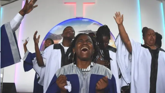 شجع الرئيس ماغوفولي الصلاة لدرء الفيروس