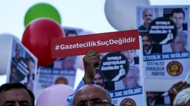 gazeteciler protesto