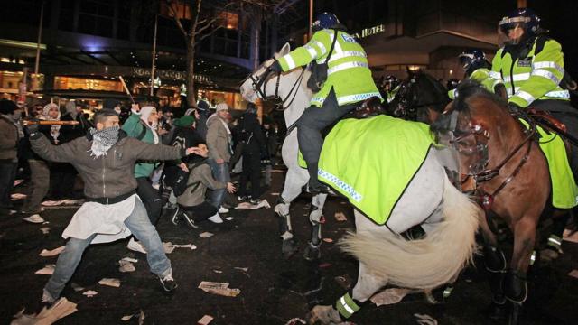 Mounted police in 2009 unrest