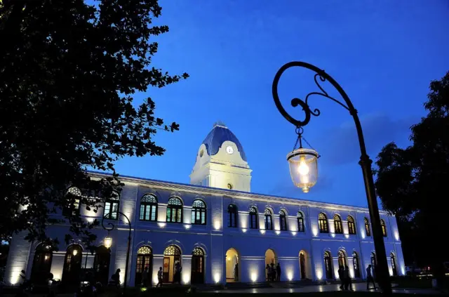 ආකේඩ් වෙළඳ සංකීර්ණය