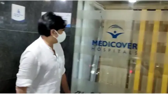 సాయి ధరమ్ తేజ్ చికిత్స పొందుతున్న ఆసుపత్రికి చేరుకున్న పవన్ కల్యాణ్