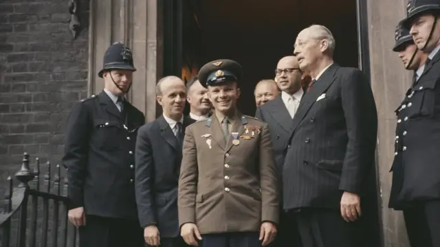 لومړنی انسان چې فضا ته واستول